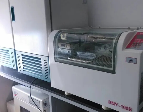 Incubator Shaker HNY-100B